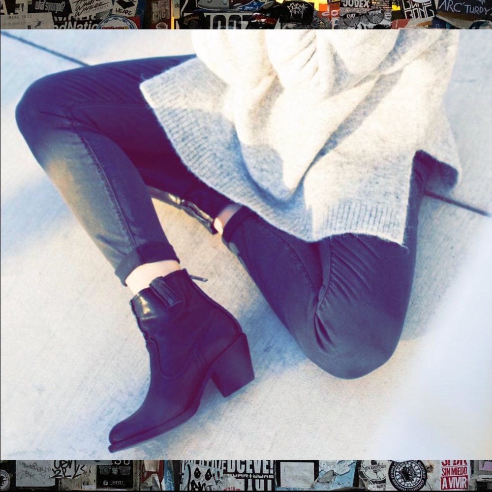 🌅NWOT Frye LESLIE ARTISAN SHORT BOOTIE